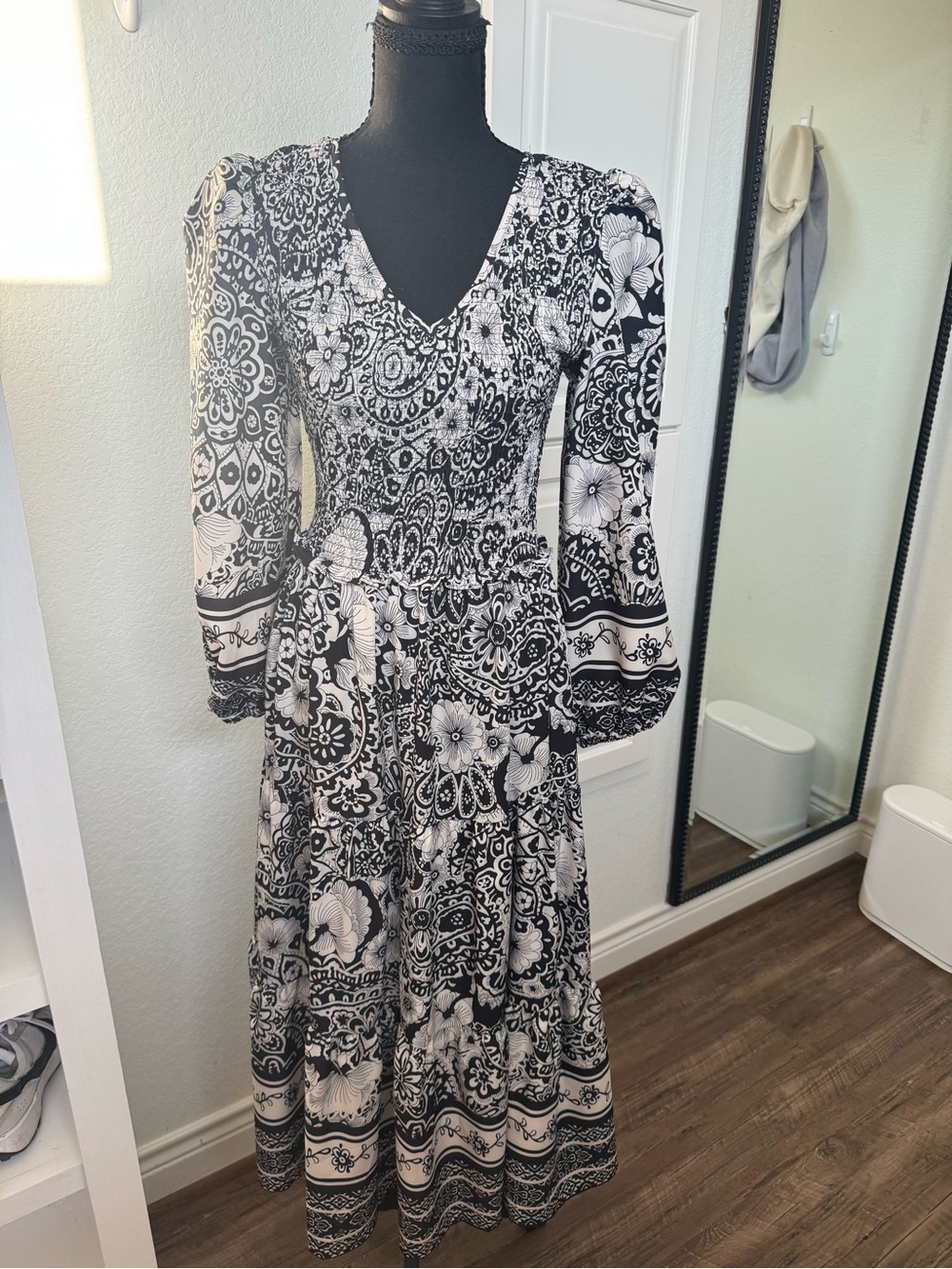 Umgee Black and White Floral V-Neck Maxi Dress